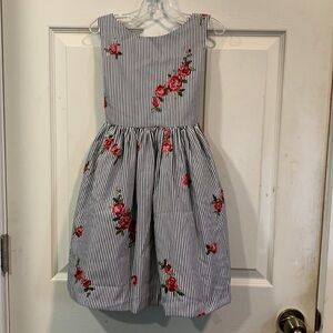 🎄 Frais Classic and Pretty Blue/White Striped Dress with Red Flowers, size 6